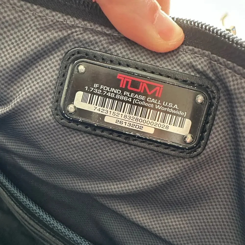Tumi Slim Deluxe Portfolio Alpha 3